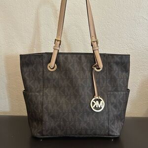 Michael Kors Jet Set Large Tote Monogram